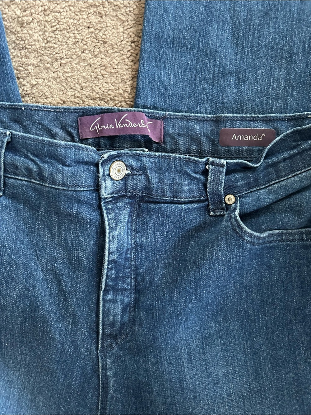 Gloria Vanderbilt crop jeans